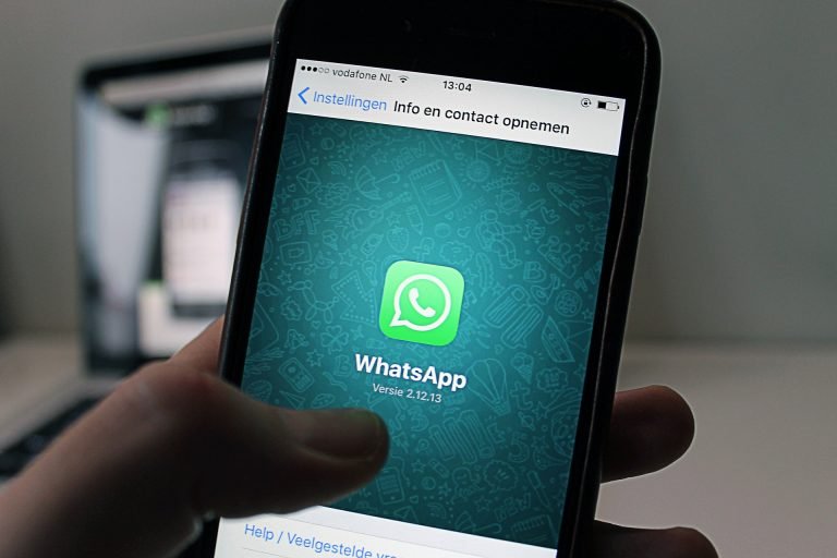 add more members to whatsapp group