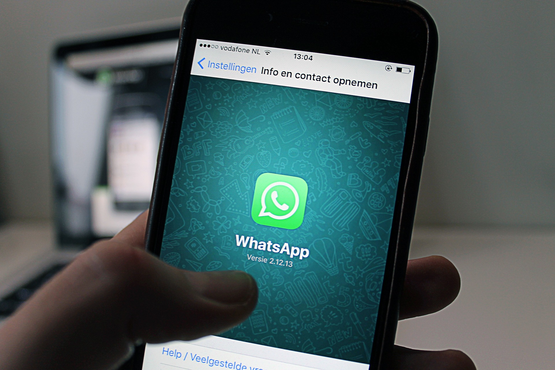 3 Easy Steps To Add More Members To WhatsApp Group